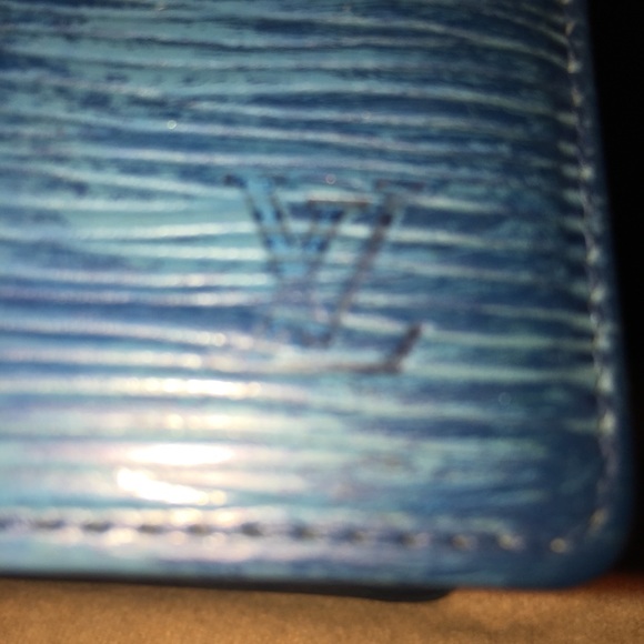 SOLD Louis Vuitton Blue Epi Wallet - Picture 6 of 8